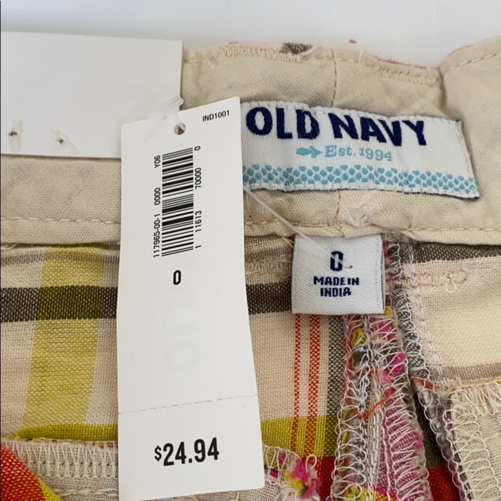 OLD NAVY SHORTS NWT - Picture 4 of 8